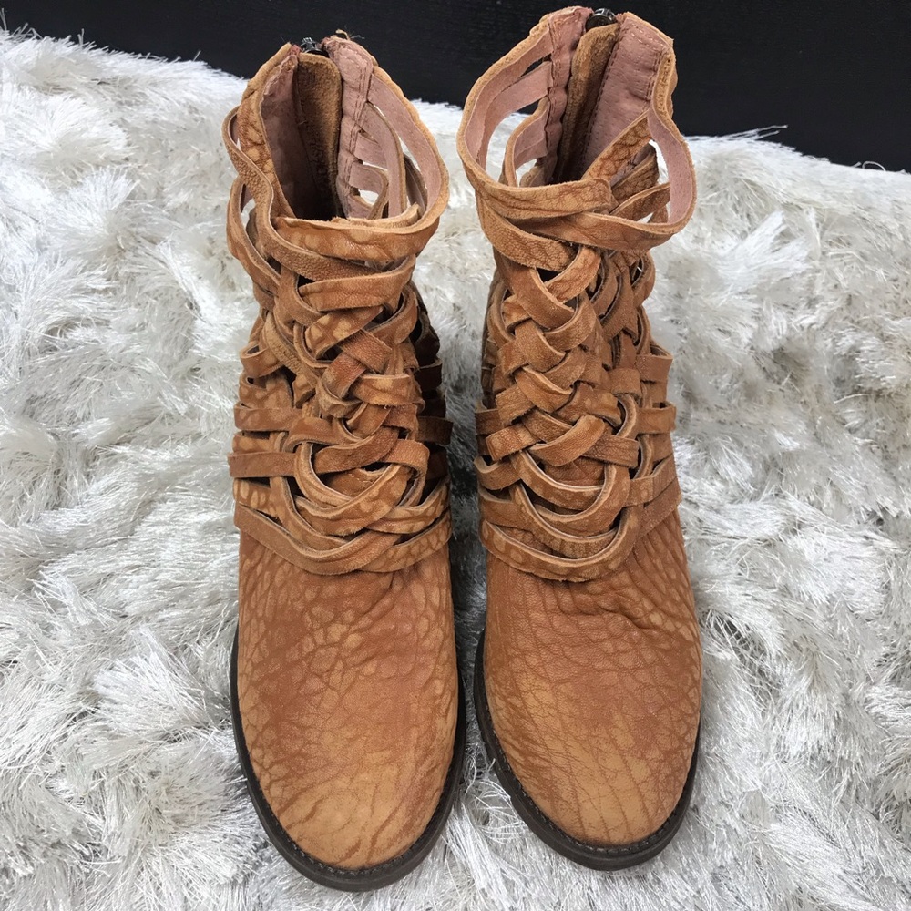 NWOT Distressed Free People Brown Leather Boots - Picture 4 of 7